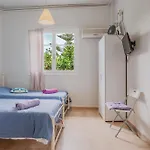 Stenies Little Nook *