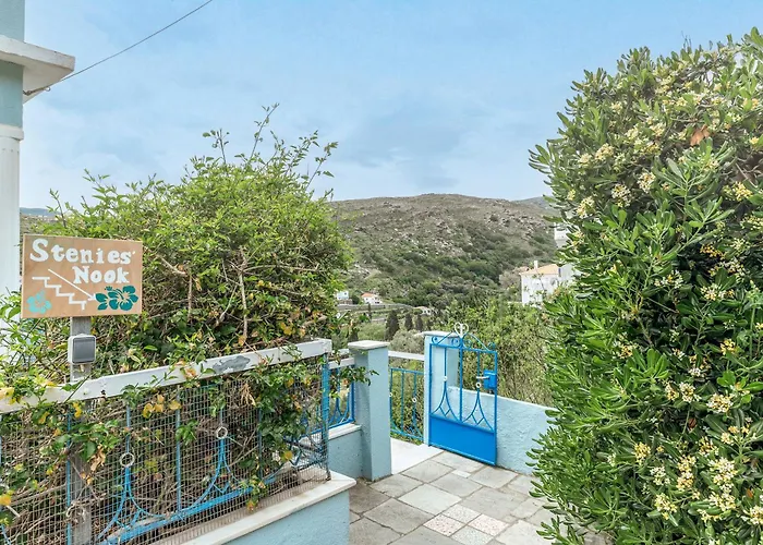 Stenies Little Nook *