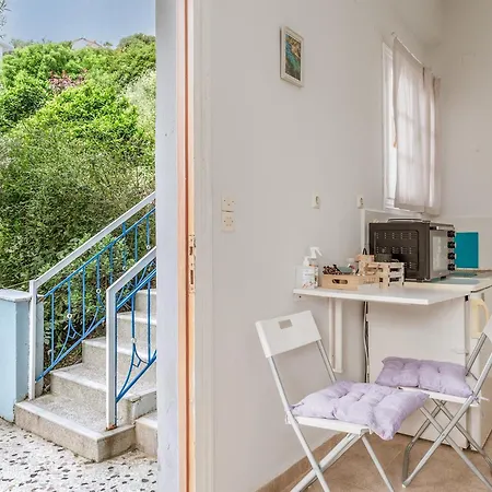 Stenies Little Nook شقة Ándros